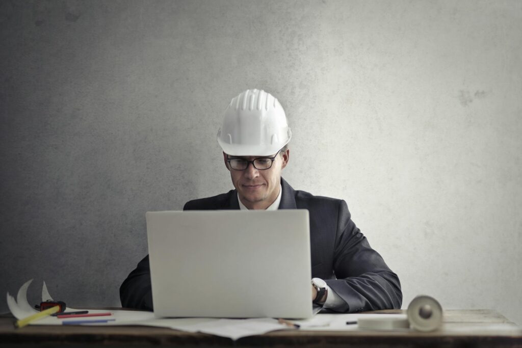 The Digital Shift: Transitioning Small Businesses from Physical to Digital Spaces